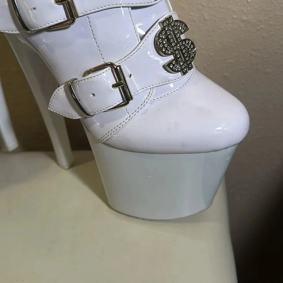 White high boots size 8M - Picture 5 of 11